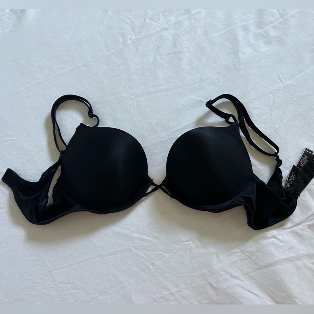 Victoria Secret Bombshell Bra Black 32A